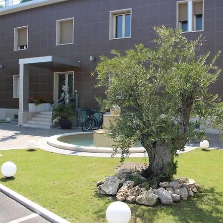 Plana 4* カゼルタ