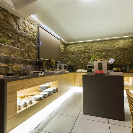 Plana Hotel 4*